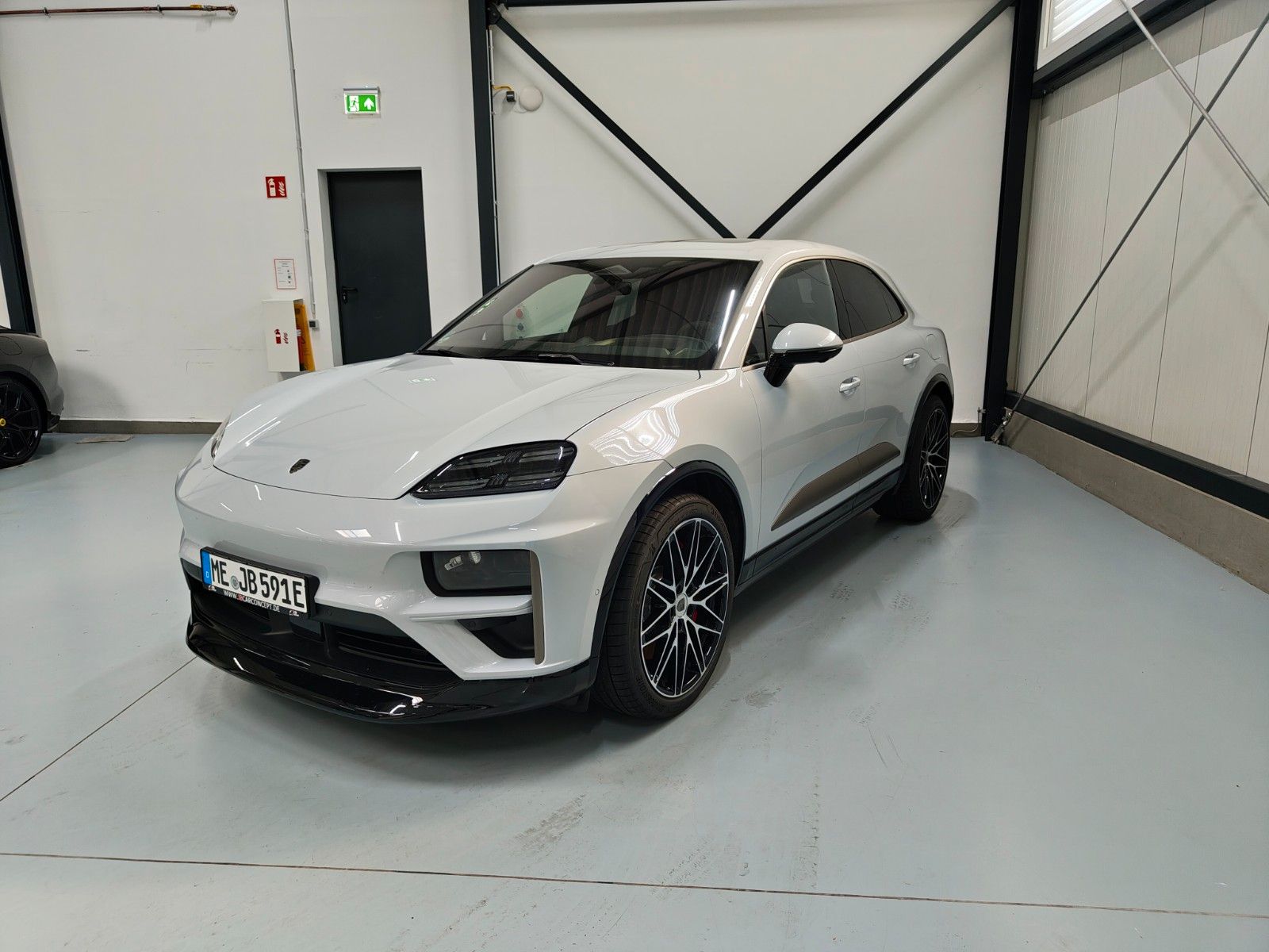 Porsche Macan Turbo Electric imagem 3