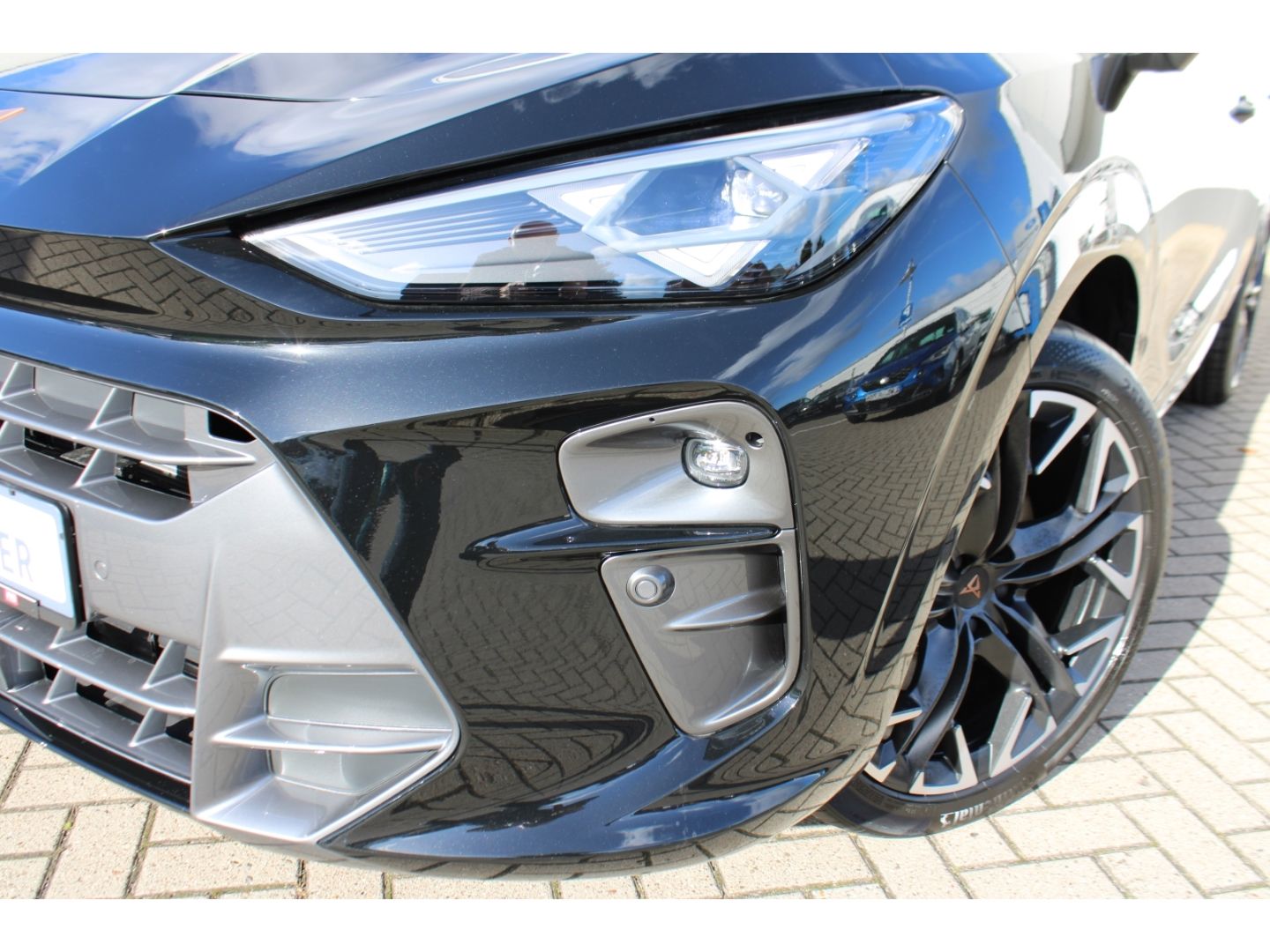 CUPRA Terramar 2.0 TSI 195 kW 4Drive VZ AHK Pano Navi - Image 33