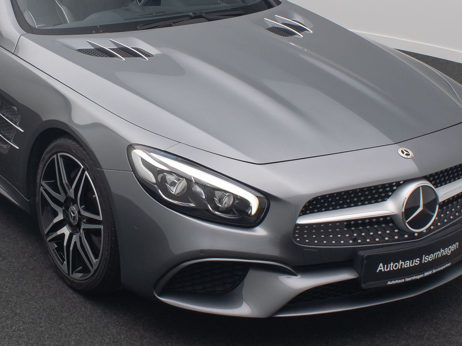 Fahrzeugabbildung Mercedes-Benz SL 400 AMG ACC Kamera H/K Komfort DAB FahrAssist