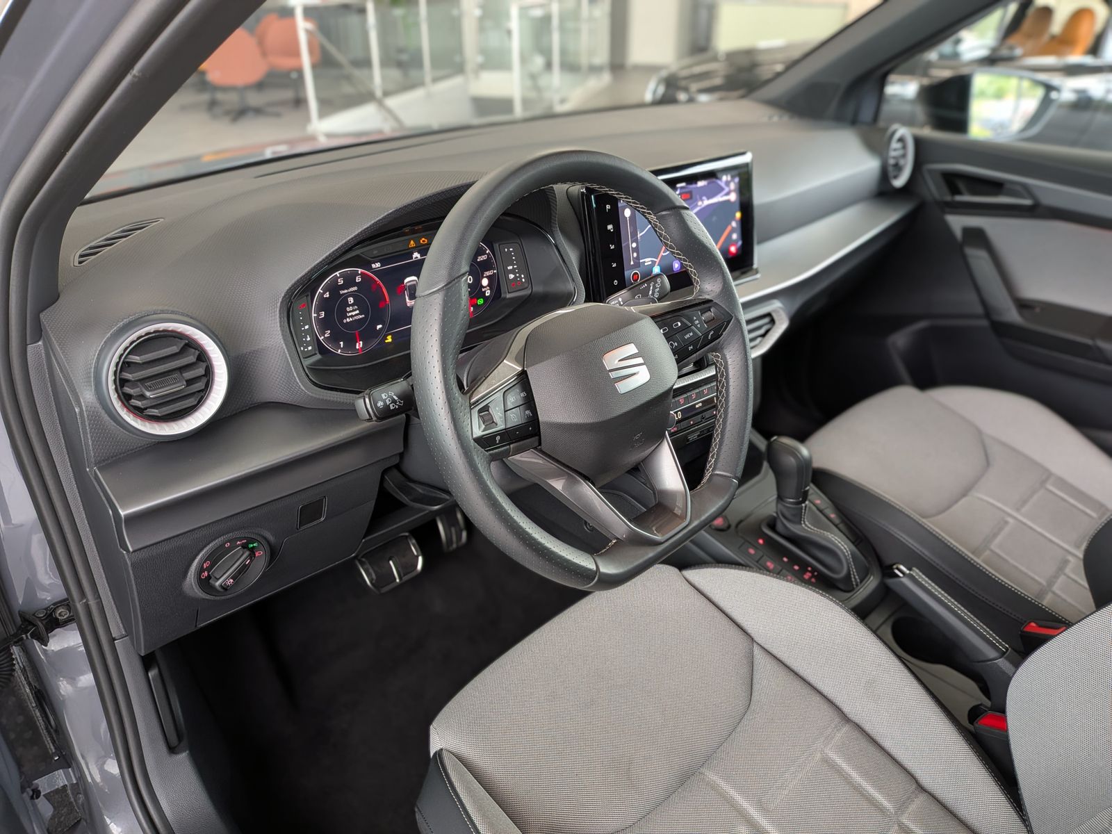 Fahrzeugabbildung SEAT Arona 1.5 TSI FR-LINE Black AHK*ACC*KAMERA*LED
