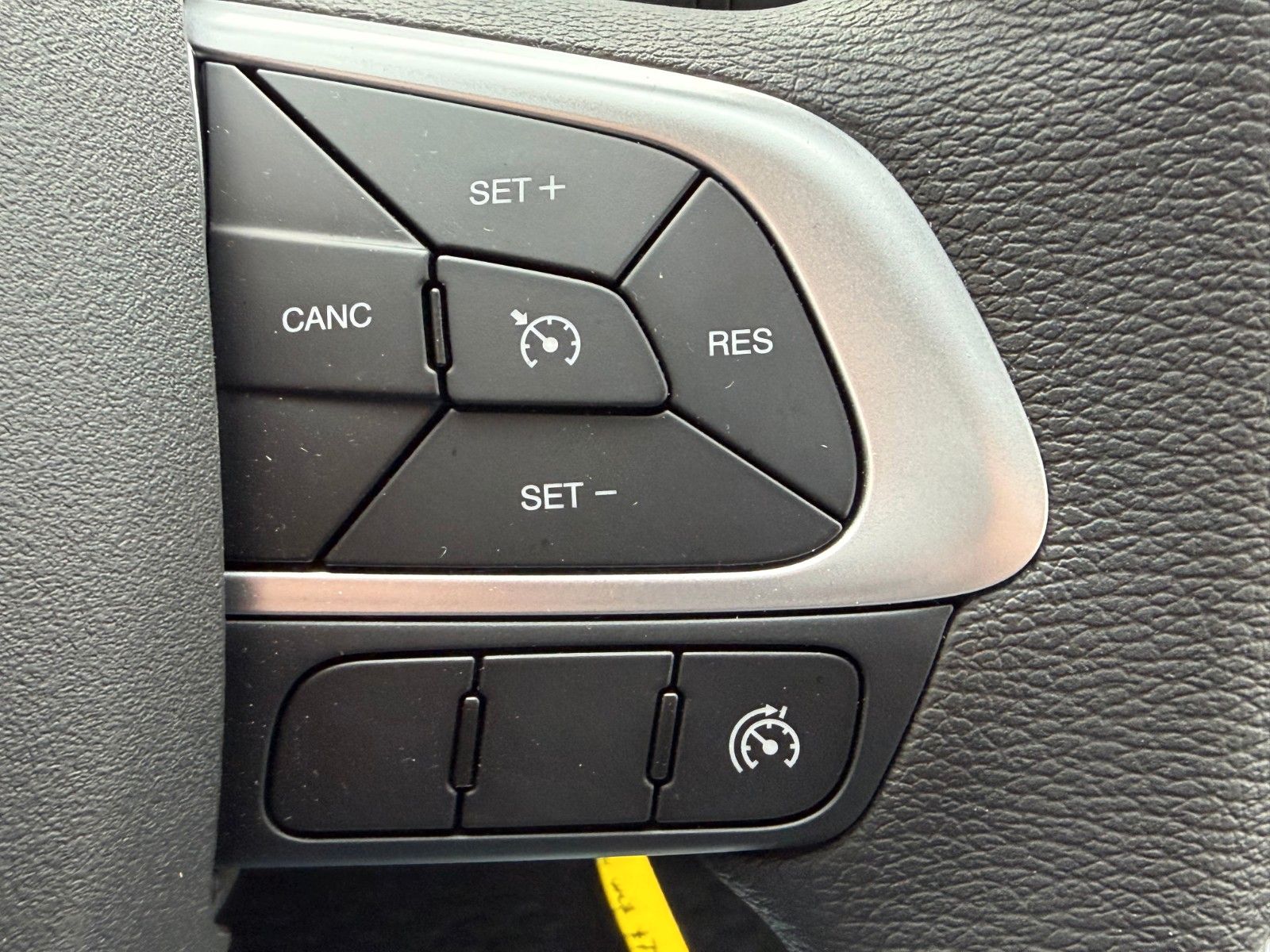 Fahrzeugabbildung Iveco Daily 35S14 A8*R3.450mm*Automatik*Kamera*2Sitze*