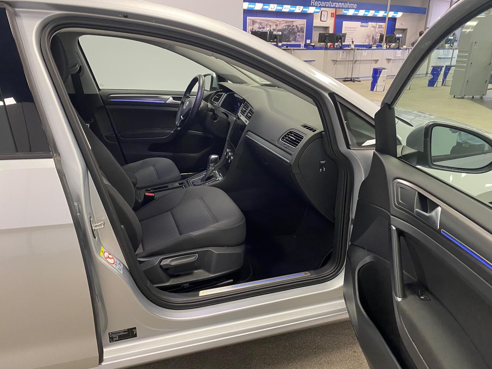 Fahrzeugabbildung Volkswagen Golf e-Golf Comfortline+ACC+RFK+NAVI+WÄRMEPUMPE