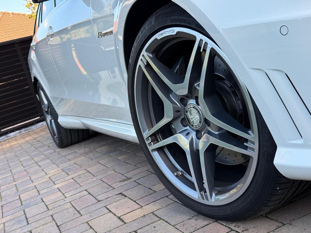 Mercedes-Benz E 63 AMG