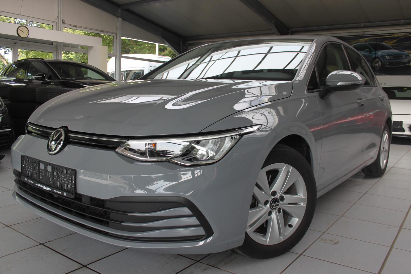 Volkswagen Golf VIII Lim./DSG/APP/STZHZ/PDC/BEGRENZ/ALU/FRE