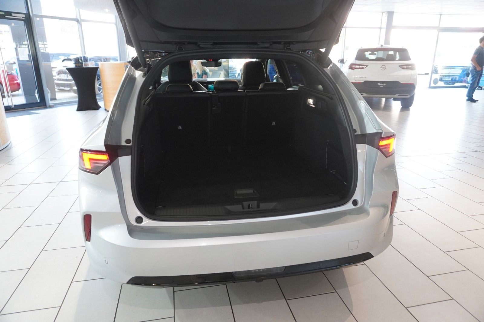 Fahrzeugabbildung Opel Astra L ST 1.2T GS SPORT NAVI/LED/360°/PANO/HUD