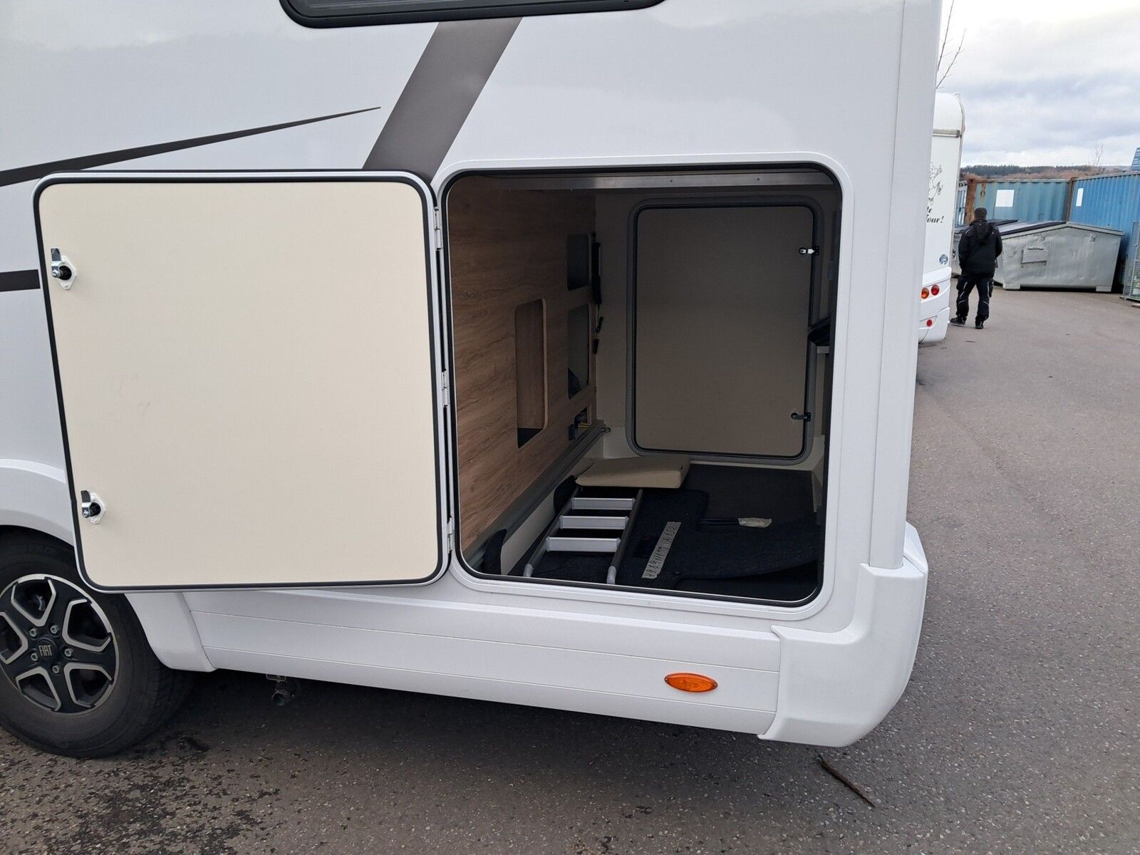 Fahrzeugabbildung Eura Mobil Integra Line IL 720 EB Mondial-Plus-Paket