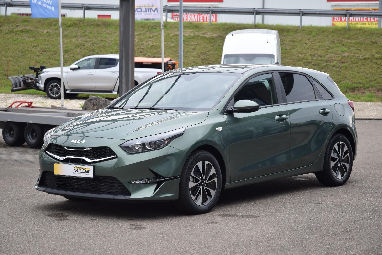Kia CEED 1.5 T-GDi 140PS SHZ KAM NAV PDC VO+HI PRIVA