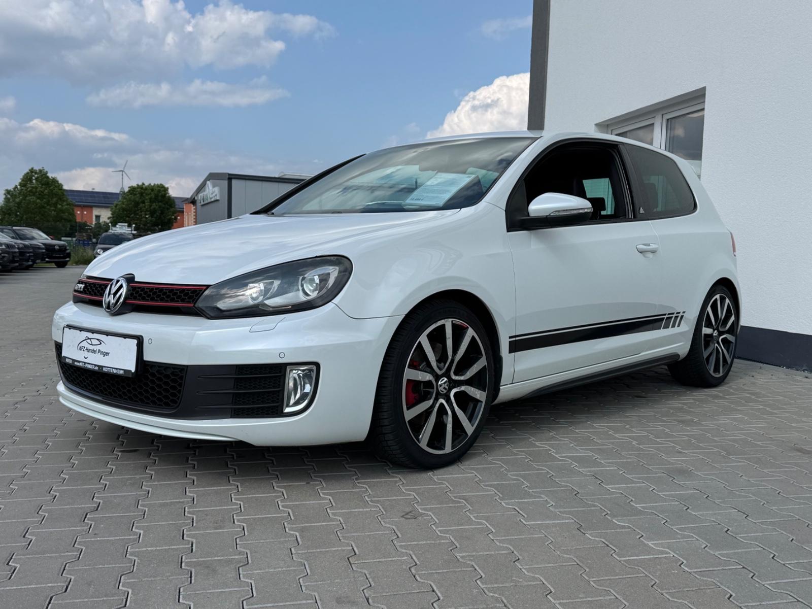 Volkswagen Golf VI GTI adidas