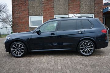 Fahrzeugabbildung BMW X7 xDrive 40 i M Sport Pano Sky*B&W*NETTO EXPORT