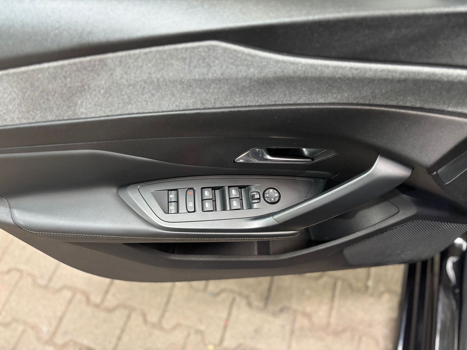 Fahrzeugabbildung Peugeot 308 Allure Pack#LED#Memory#Spur#ACC#Keyles#Kamer