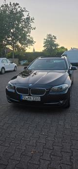 BMW 530d Touring *HUD*PANORAMA*MEMORY*KAMERA*KOMFORT - BMW 530 aus 2011: Kombi
