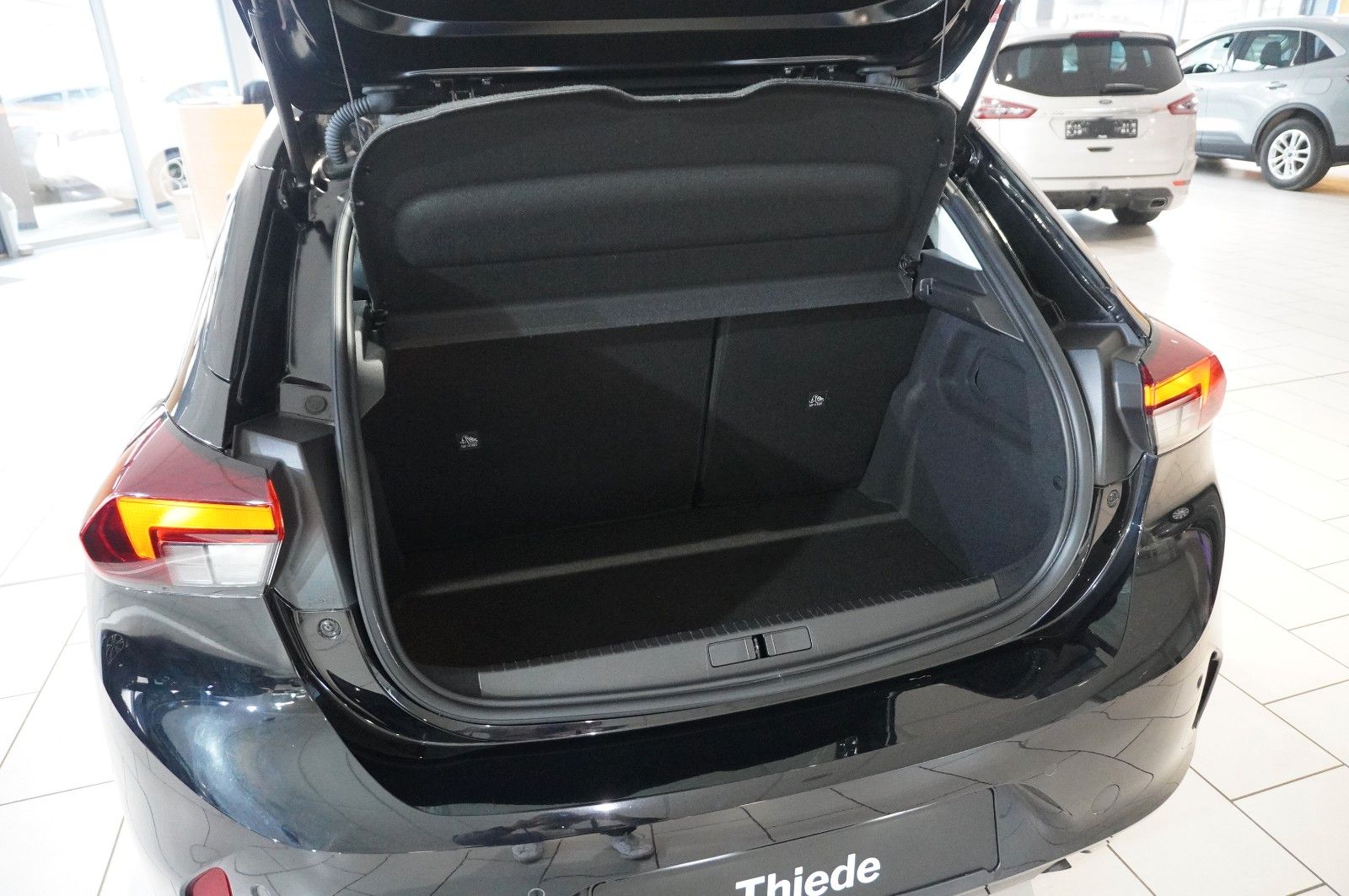 Fahrzeugabbildung Opel Corsa F 1.2 ELEGANCE NAVI/LED/SPORT/SH//VIRT/DAB