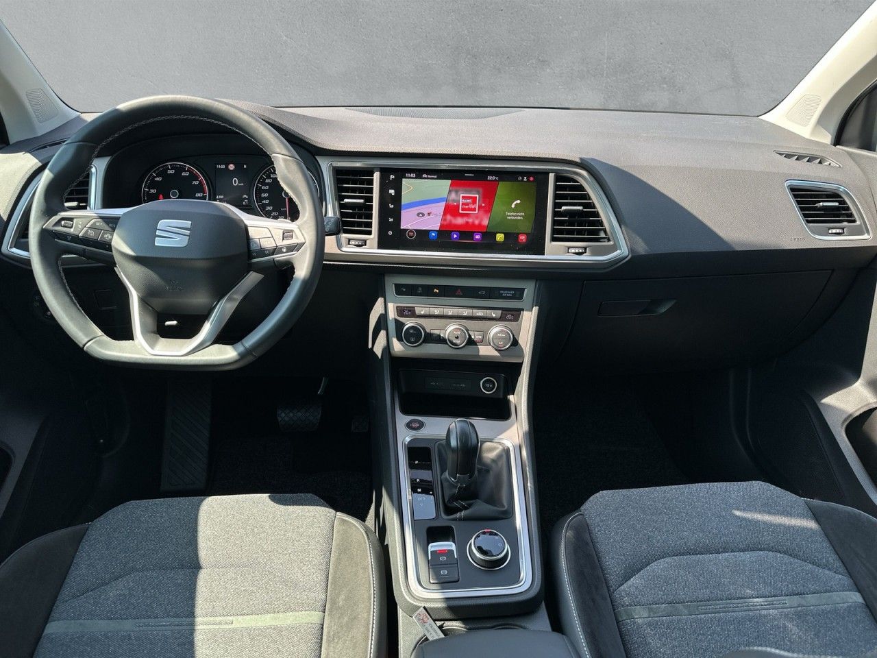 Fahrzeugabbildung SEAT Ateca Xperience 1.5 TSI ACT 150 PS DSG*AHK* - mit KI generiert/bearbeitet