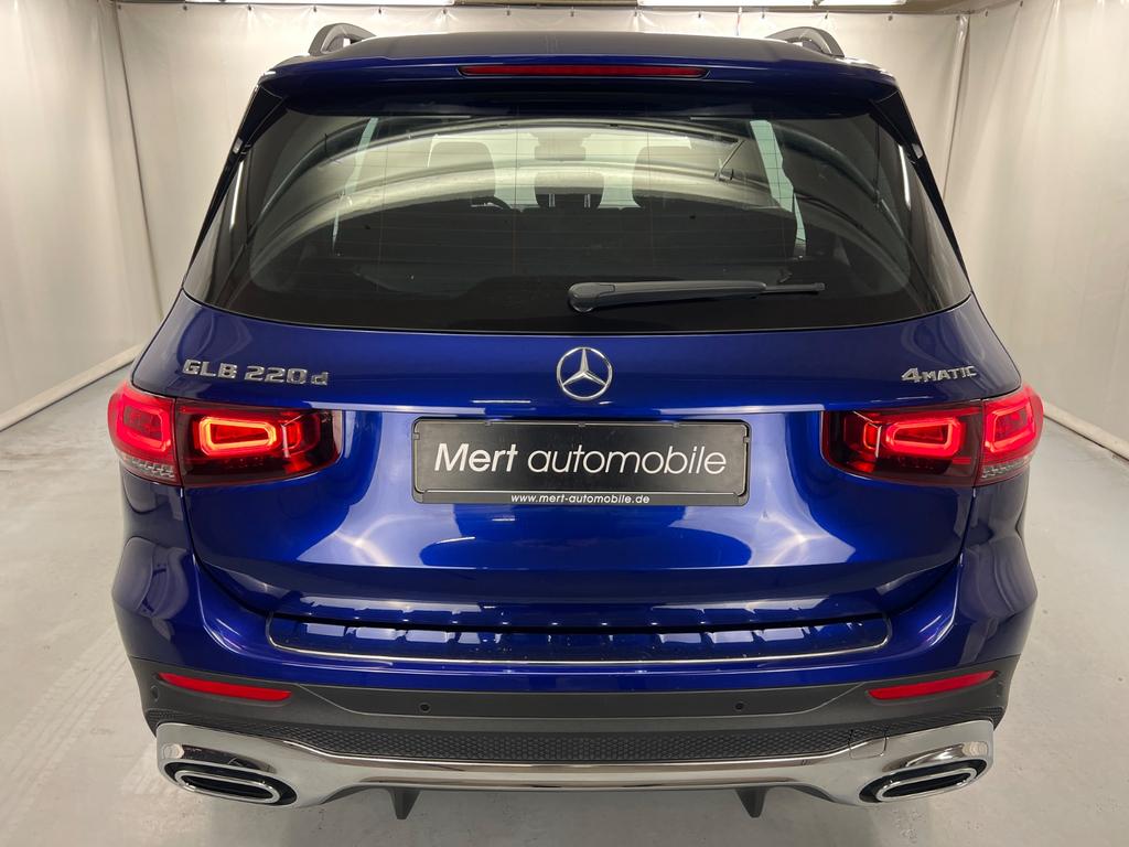 Mercedes-Benz GLB 220