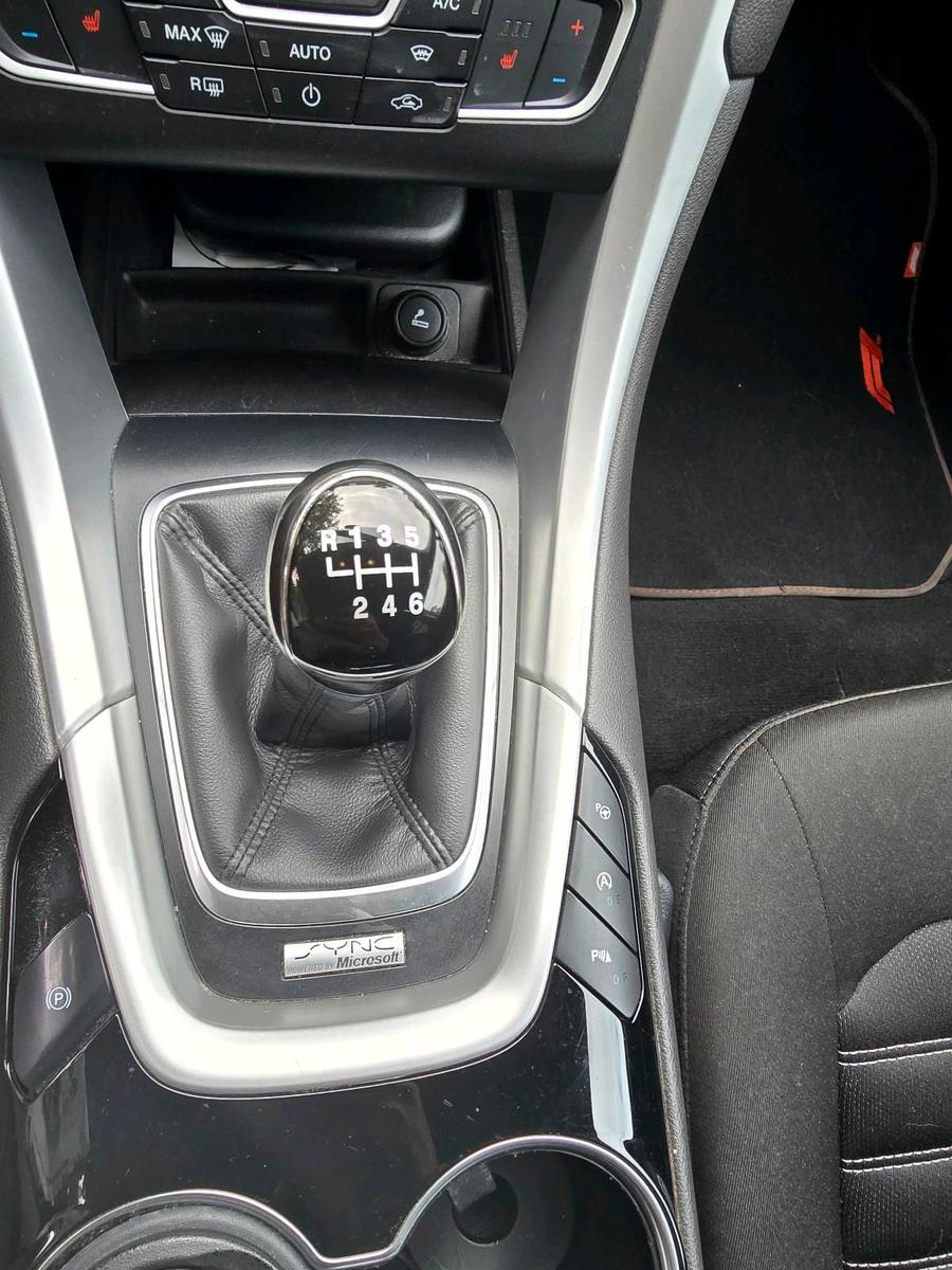 Ford Mondeo 2015 — engine 116 HP (85kW)
