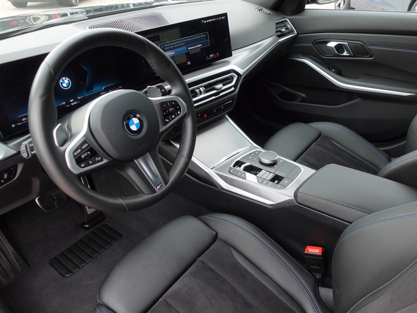 Fahrzeugabbildung BMW 318i Touring Auto M Sportpaket 18"/HiFi/LED/Navi