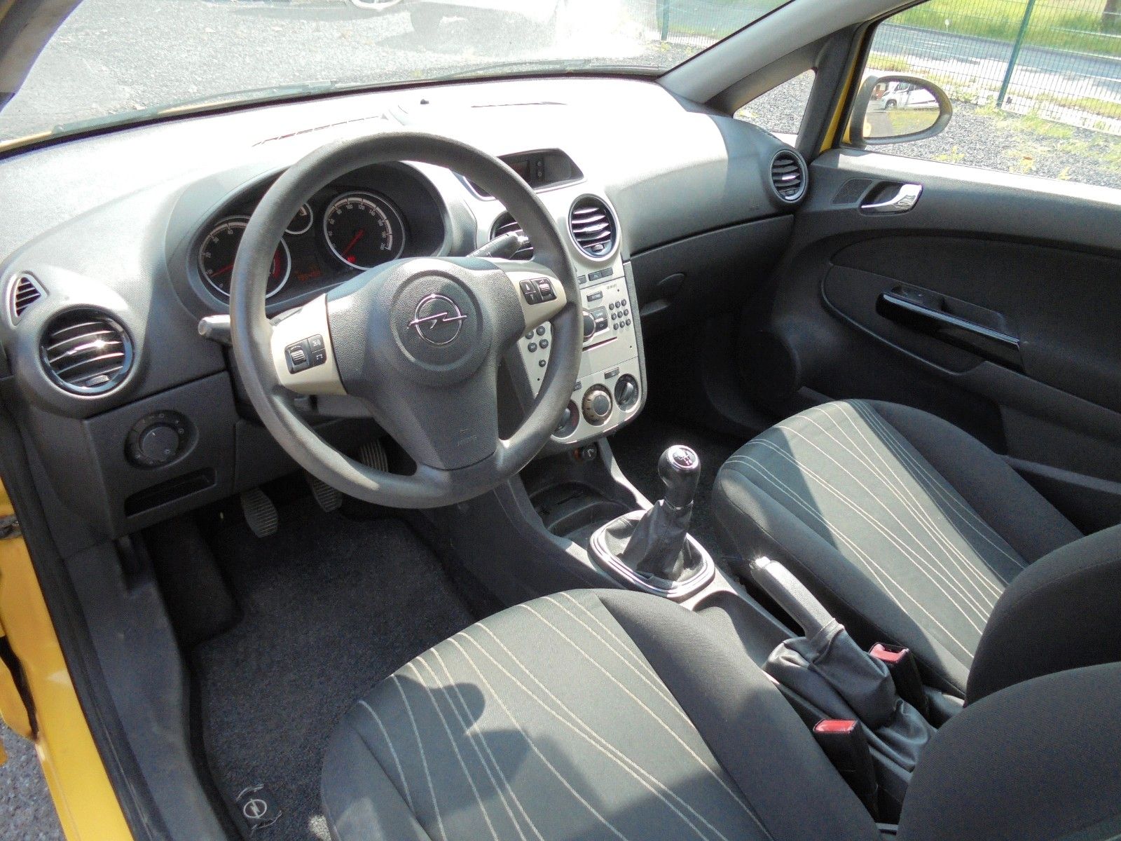 Fahrzeugabbildung Opel Corsa D 1.2 Edition Klima/Parktronik/