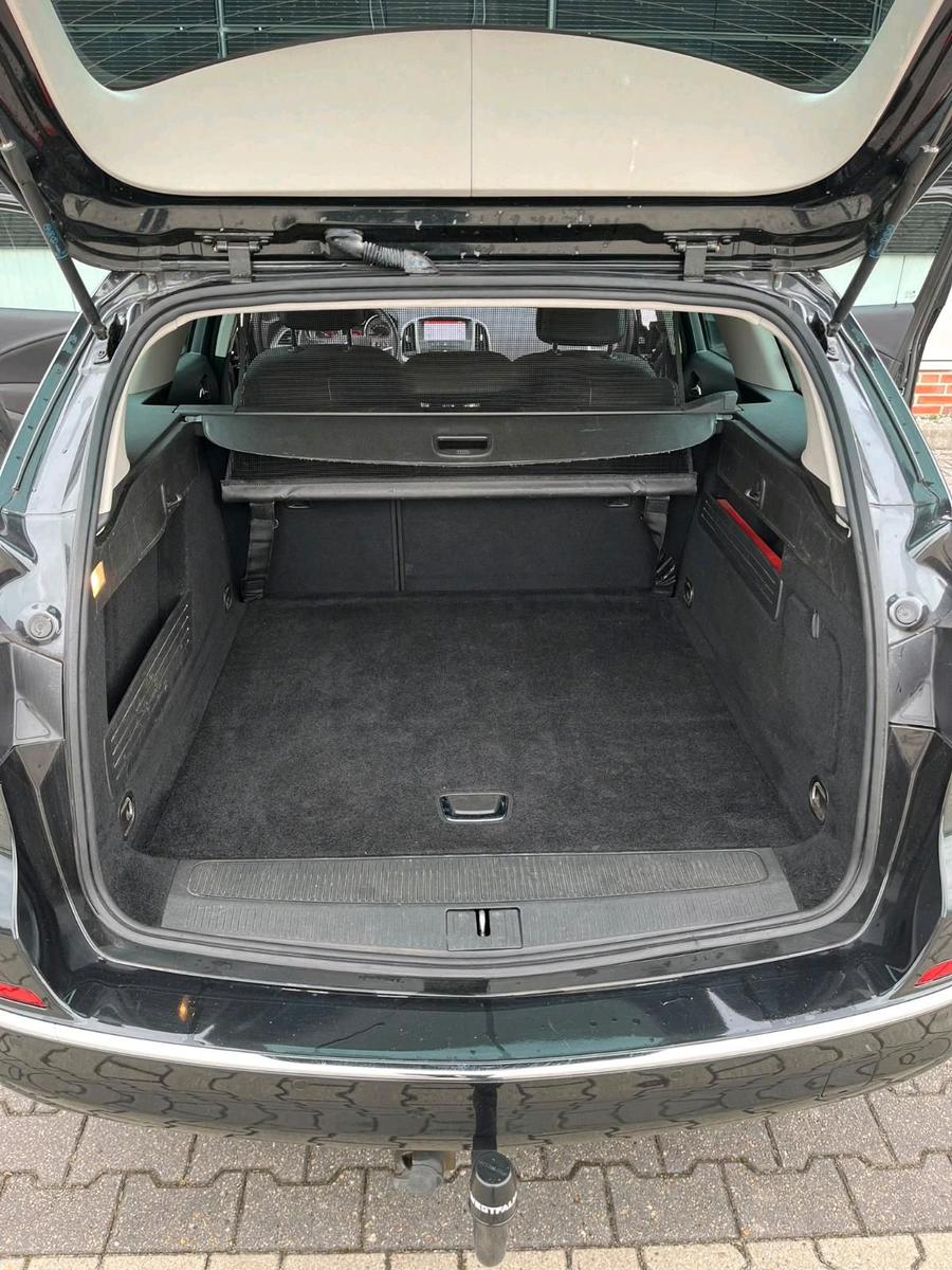 Opel Astra 2014 — photo 10