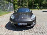 Porsche Panamera 4S S - Porsche Panamera mit Benzin-Antrieb: Braun