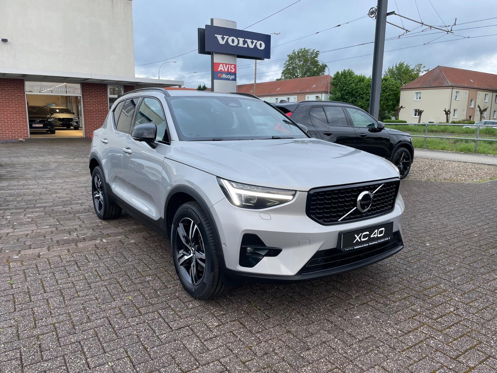 Volvo XC40 B3 Aut. Plus Dark FahrerAss 360Cam H&K Soun