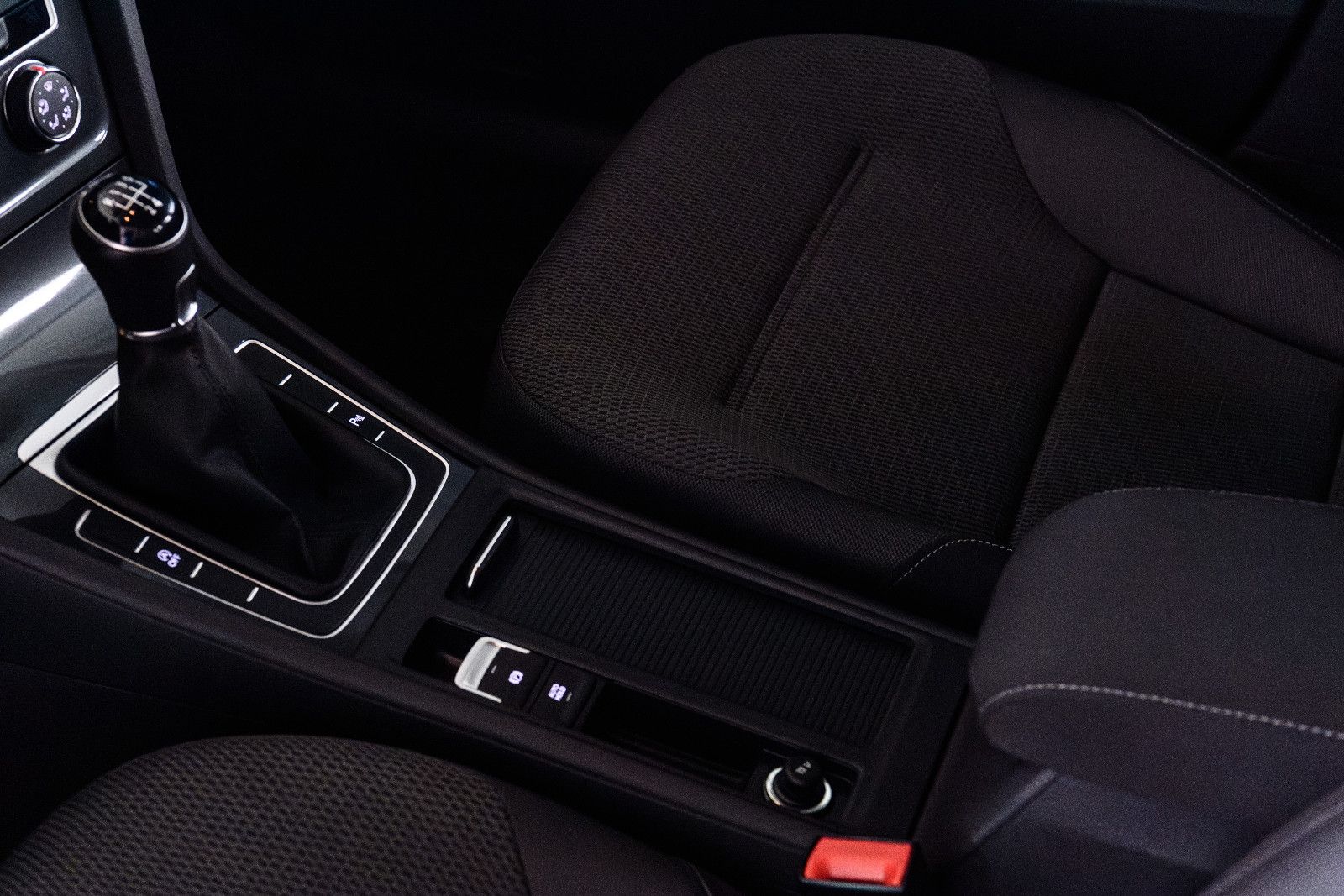 Fahrzeugabbildung Volkswagen Golf VII1.0l TSI Comfortline + GJR + Klima