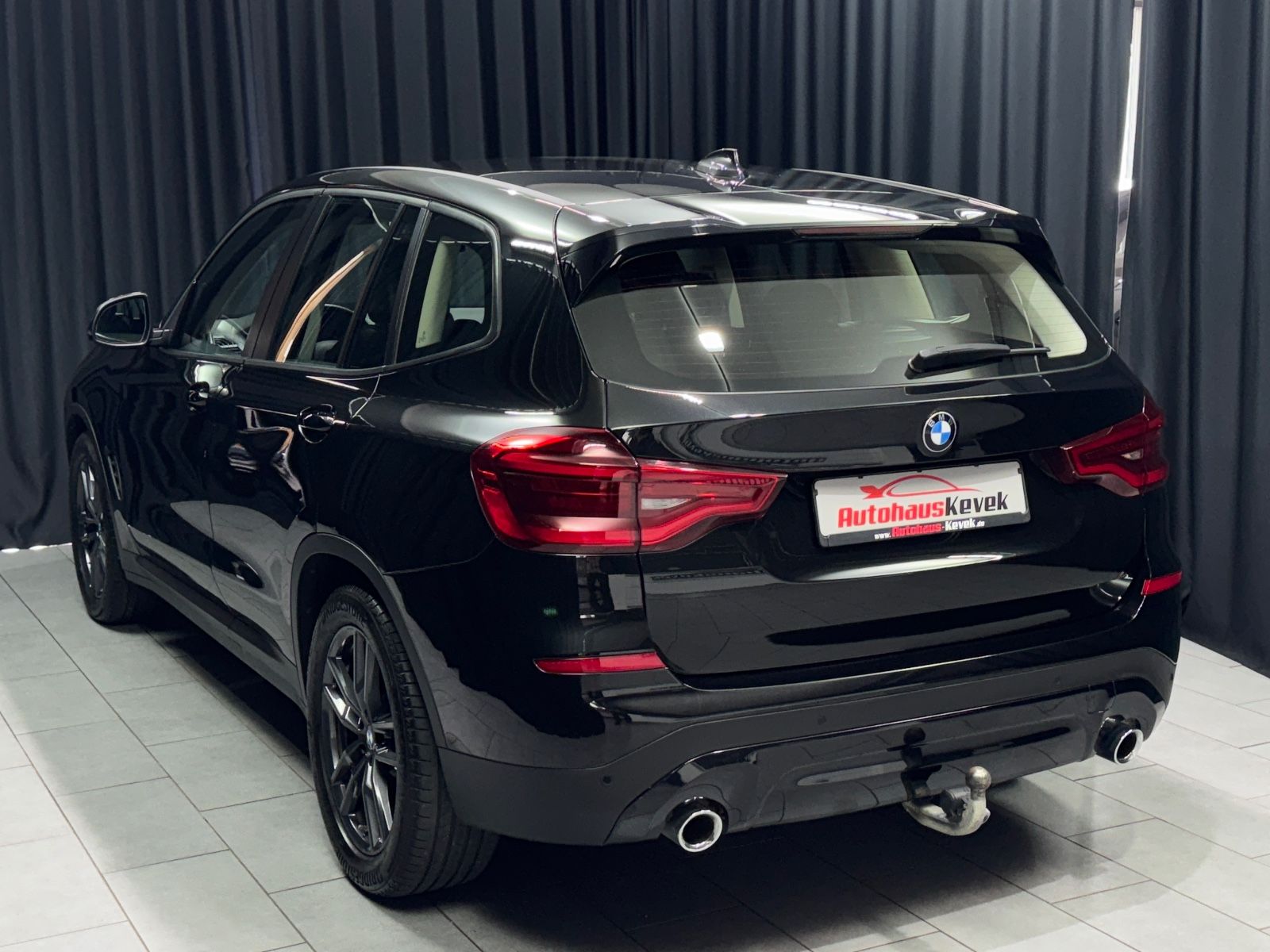 Fahrzeugabbildung BMW X3 xDrive 20d|LEDER|NAVI|M-SPORT 19 ZOLL|AHK