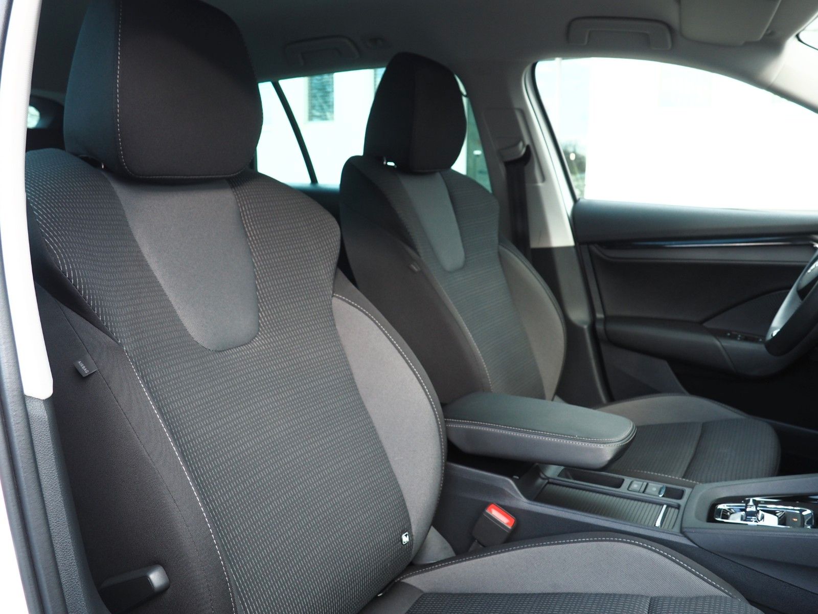 Skoda OCTAVIA Ambition*LED*CARPLAY*SHZ*Lenk.Hz.TEMP* foto 11