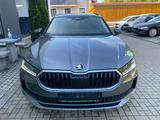 Skoda Superb Combi Selection DSG AHK*Navi*Matrix*ACC*K - Skoda Superb mit Benzin-Antrieb: Grau