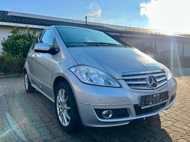 Mercedes-Benz A 200 A -Klasse A 200*AUTOMATIK*PDC*SITZHEIZUNG!