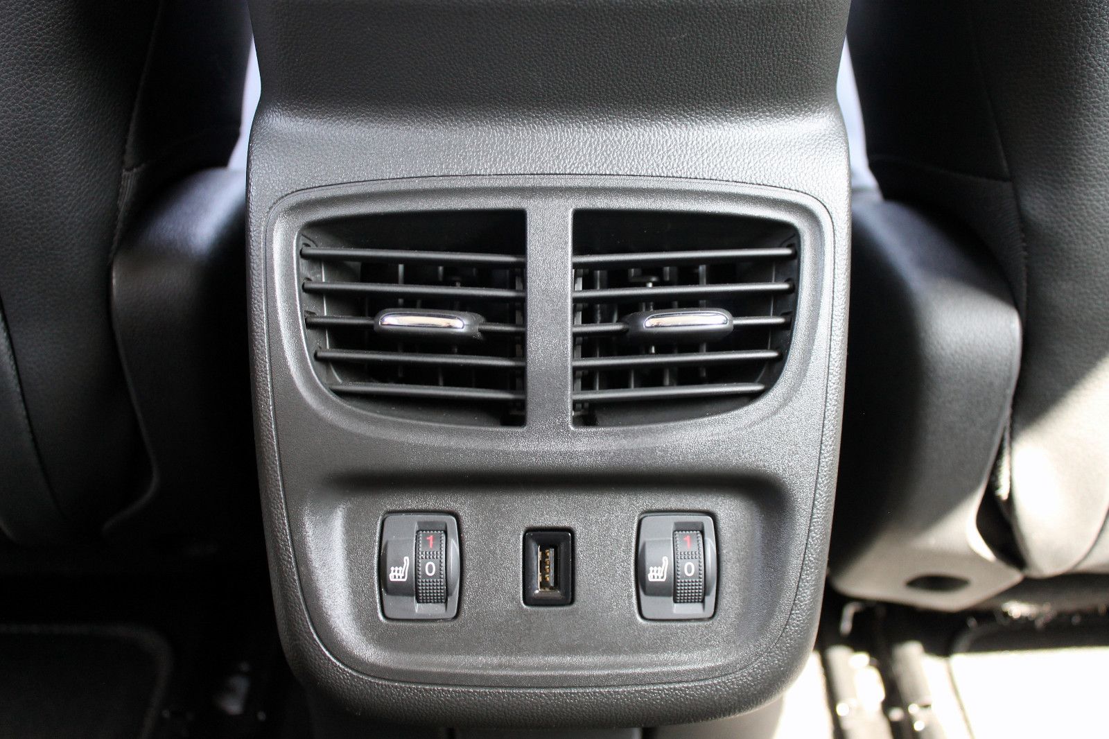 Fahrzeugabbildung Opel Grandland (X) 1.2 Innovation LED AHK ACC KAM PDC