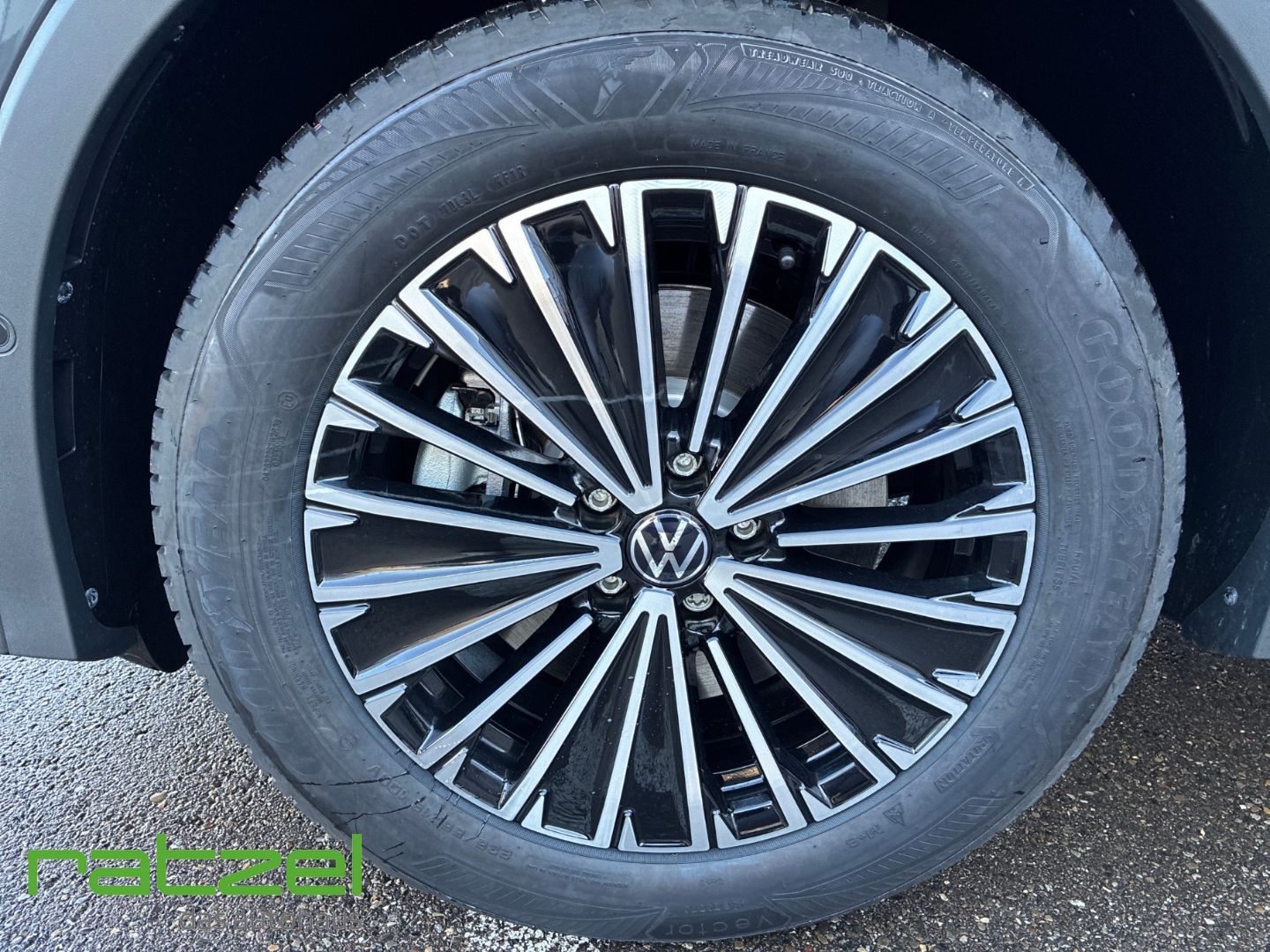 Fahrzeugabbildung Volkswagen Tiguan ENERGY 2.0 TDI DSG IQ-Light+AHK+Allwetter