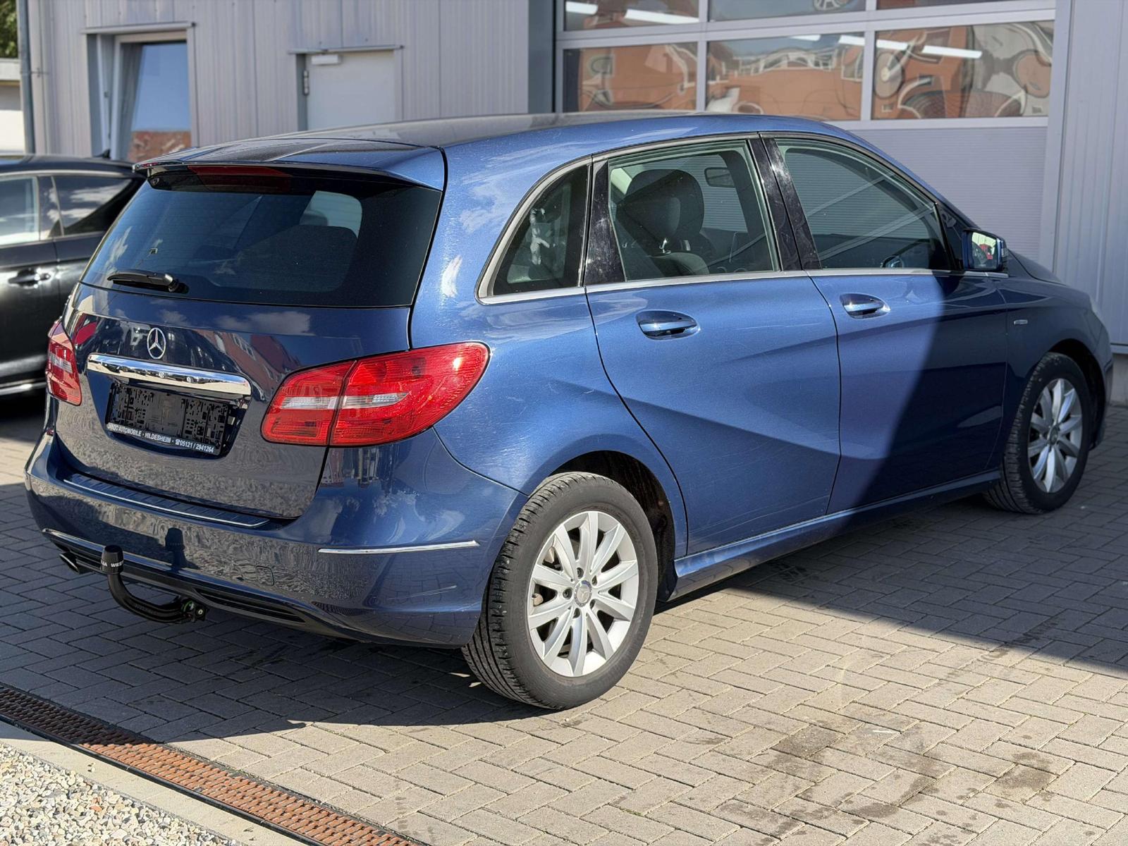 Mercedes-Benz B 180 B 180 (246.242)
