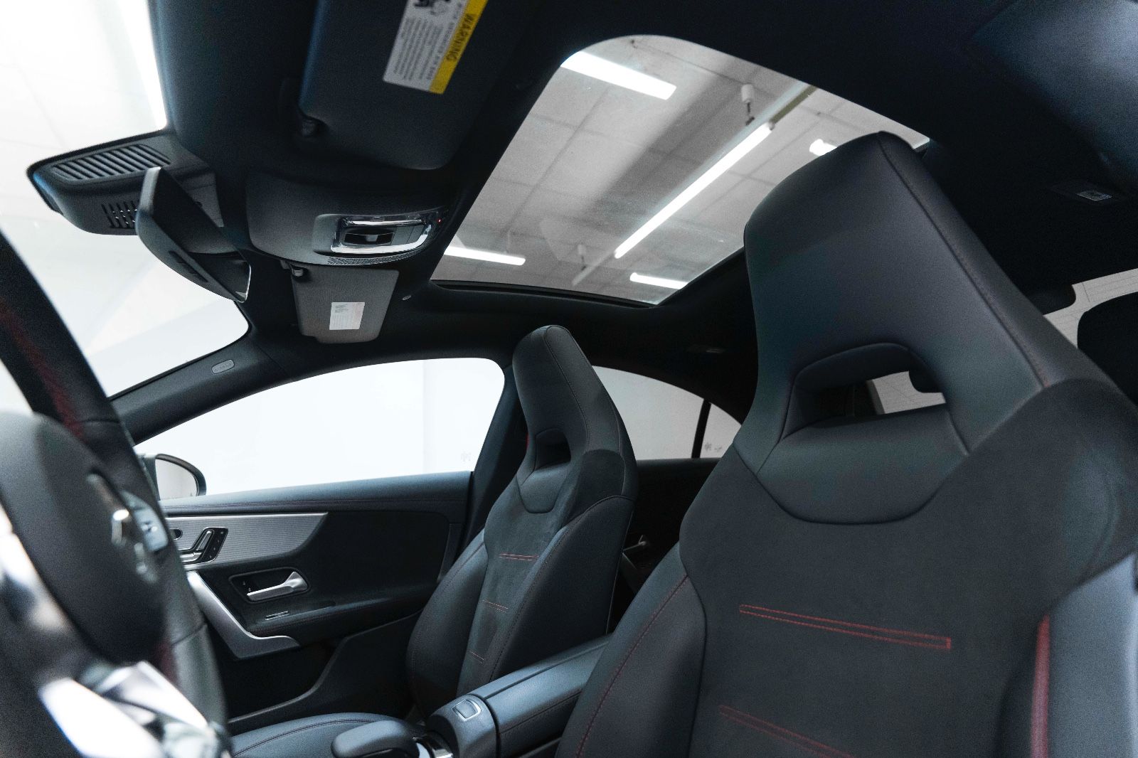 Fahrzeugabbildung Mercedes-Benz CLA 45 AMG 4MATIC 360° LED ALC AMBIENTE SZH NAV