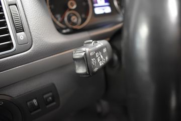Volkswagen Touran - 12