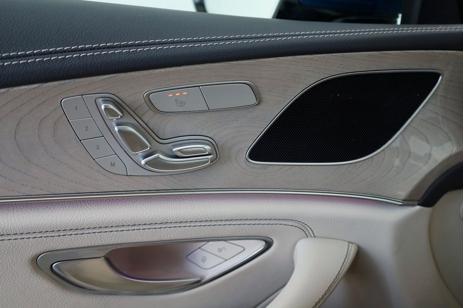 Fahrzeugabbildung Mercedes-Benz CLS 400 d Avantgarde 4M,SH,HUD,360Kamera,AHK +WR