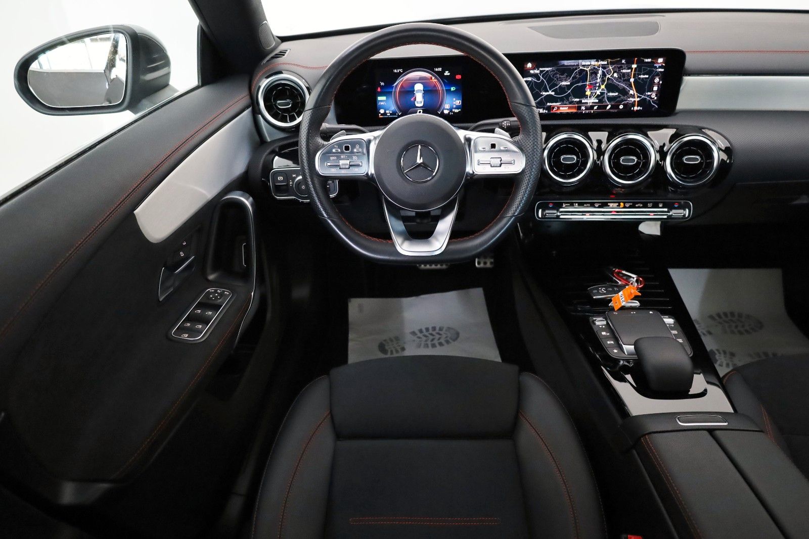 Fahrzeugabbildung Mercedes-Benz CLA 250 e, AMG-line,T.Leder,Navi,LED,CarPlay,AHK