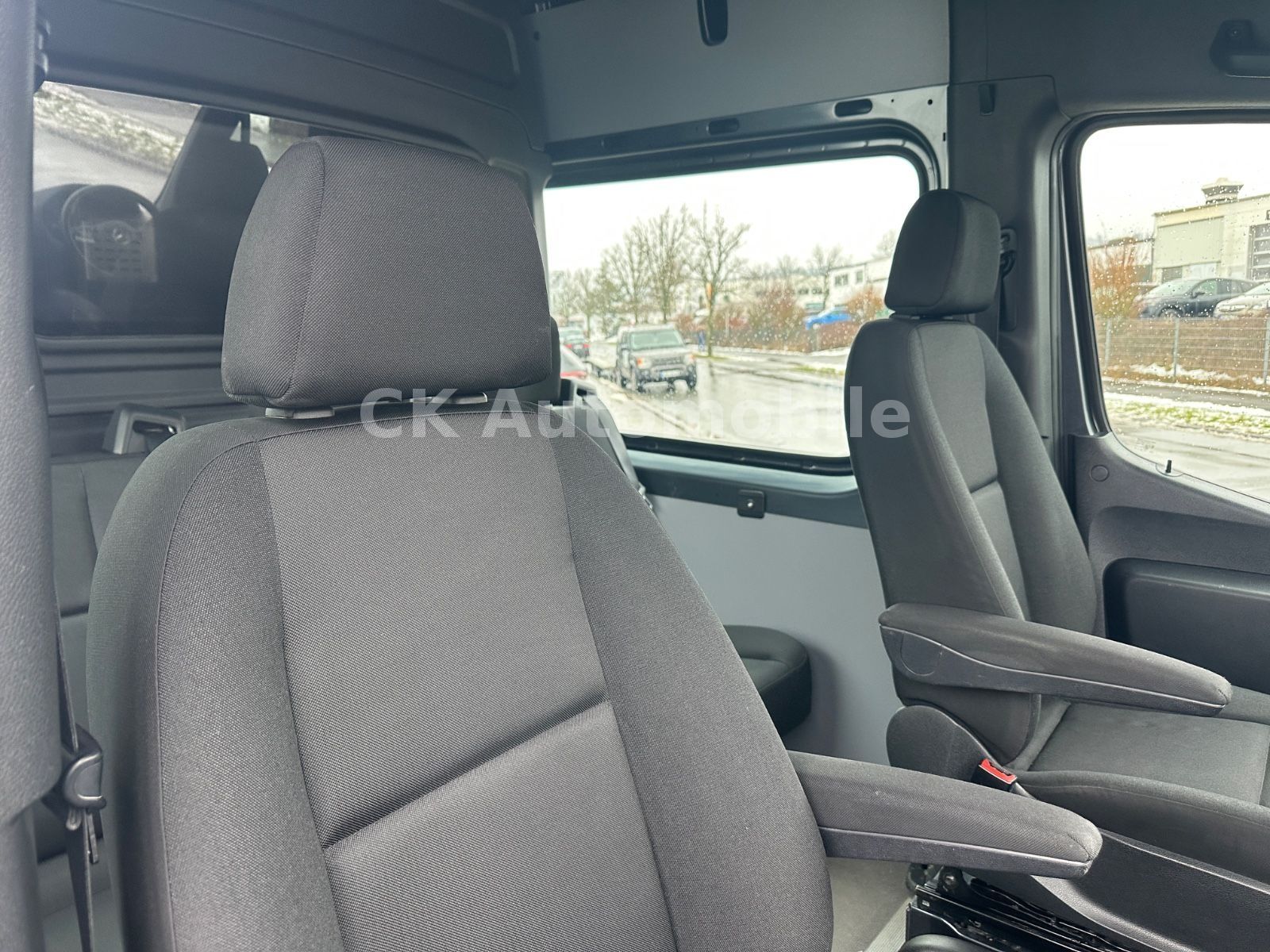 Fahrzeugabbildung Mercedes-Benz Sprinter III Mixto 319CDI V6 RWD /Autom./5 Sitze