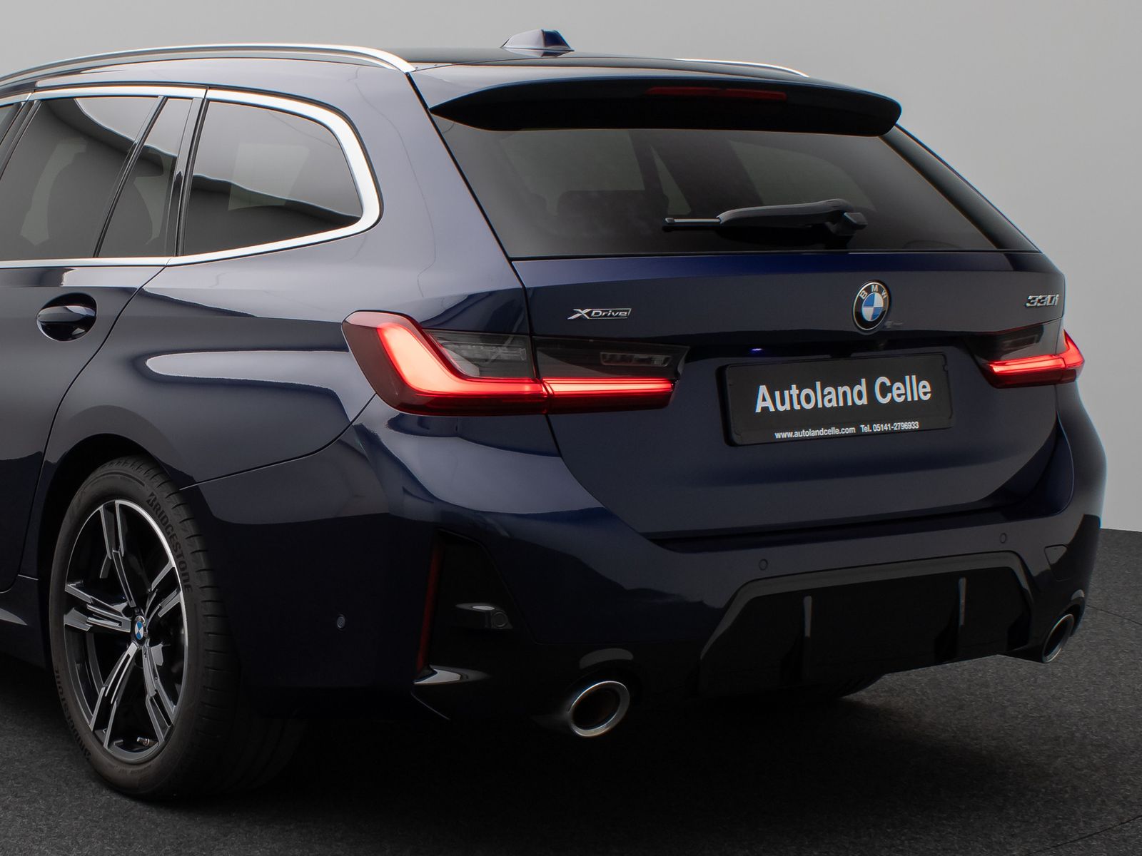 Fahrzeugabbildung BMW 330i xD M Sport Panorama Kamera HUD HiFi Komfort