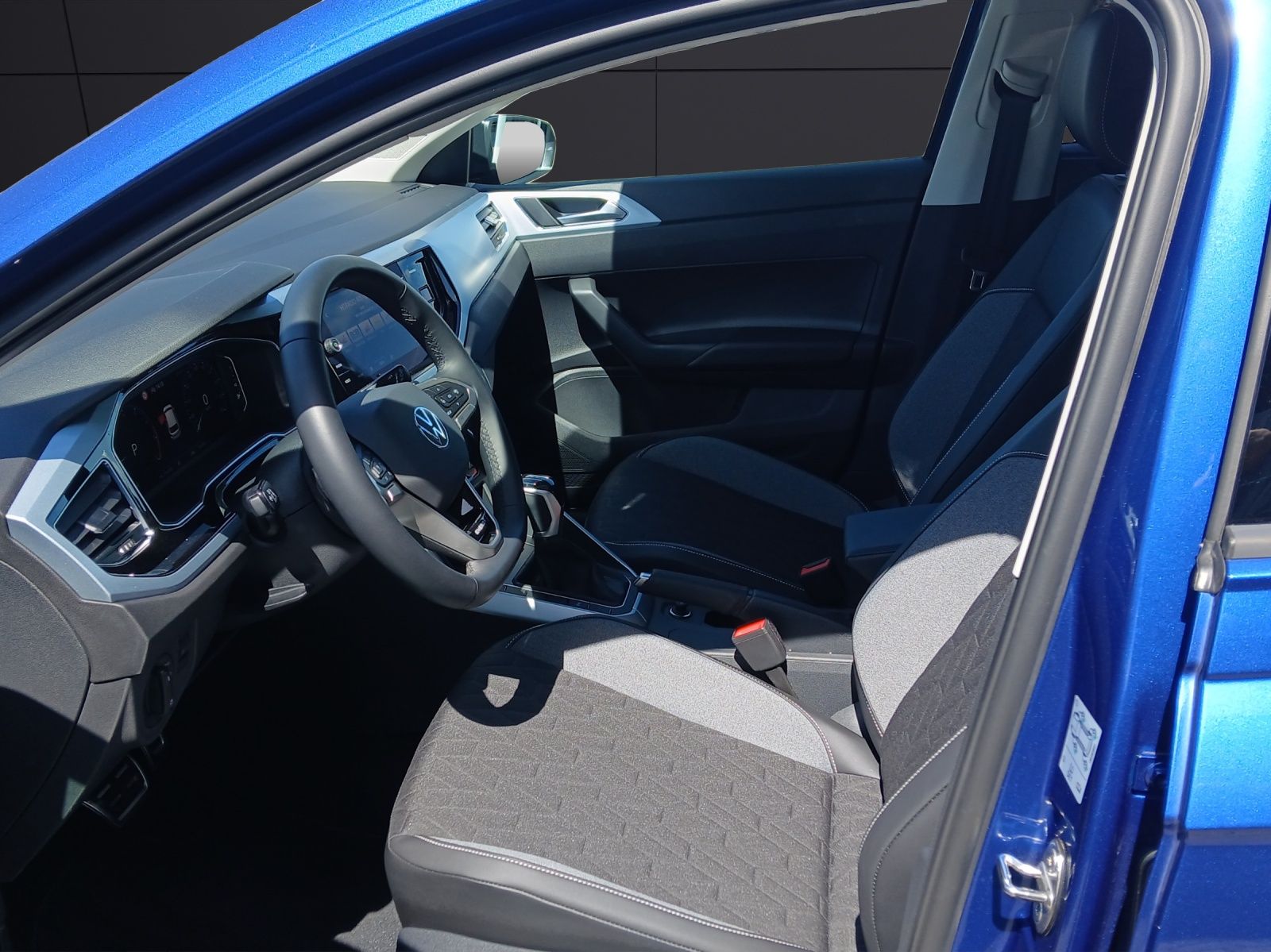 Fahrzeugabbildung Volkswagen Polo TSI Energy DSG LED ACC App-Connect SHZ