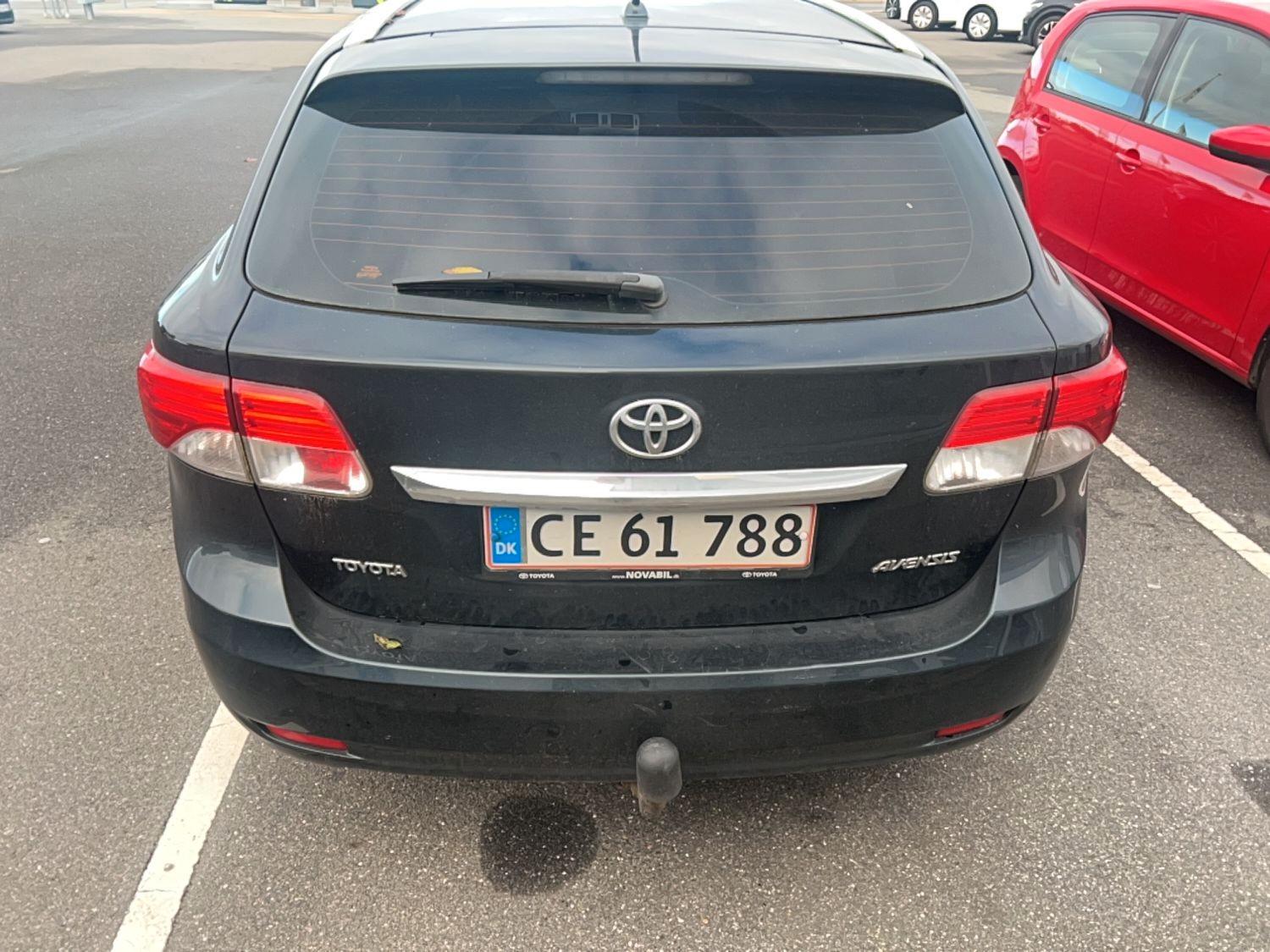 Toyota Avensis 2012 — engine 1.998 cm³, 124 HP (91kW)