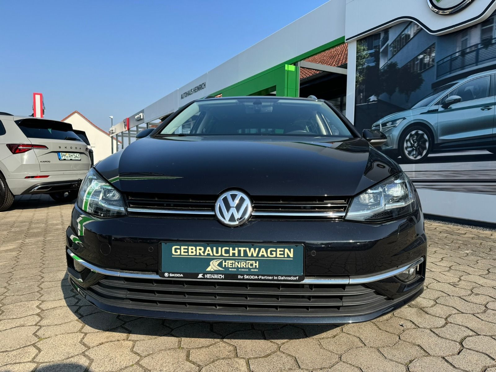 Fahrzeugabbildung Volkswagen Golf VII Variant Highline DSG*LED*NAVI*ACC