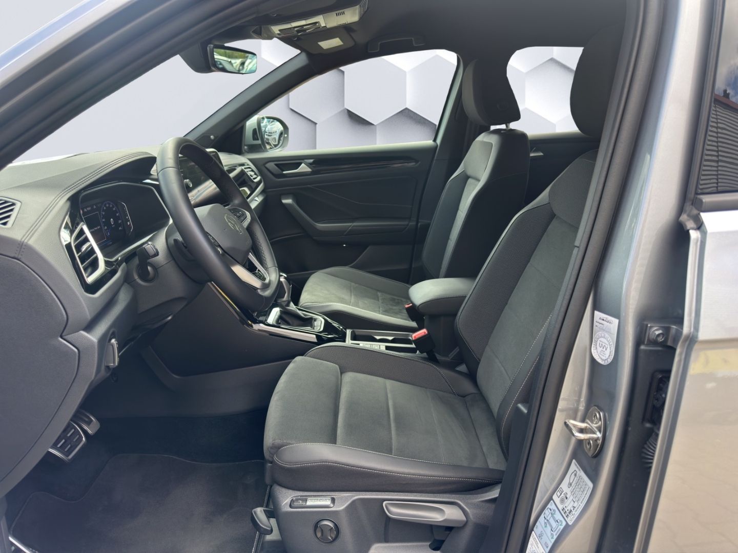 T-Roc 1.5 TSI R-Line 110kW DSG AHZV BeatsAudio A