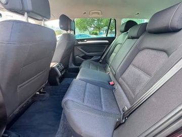 Volkswagen Passat Variant - 8