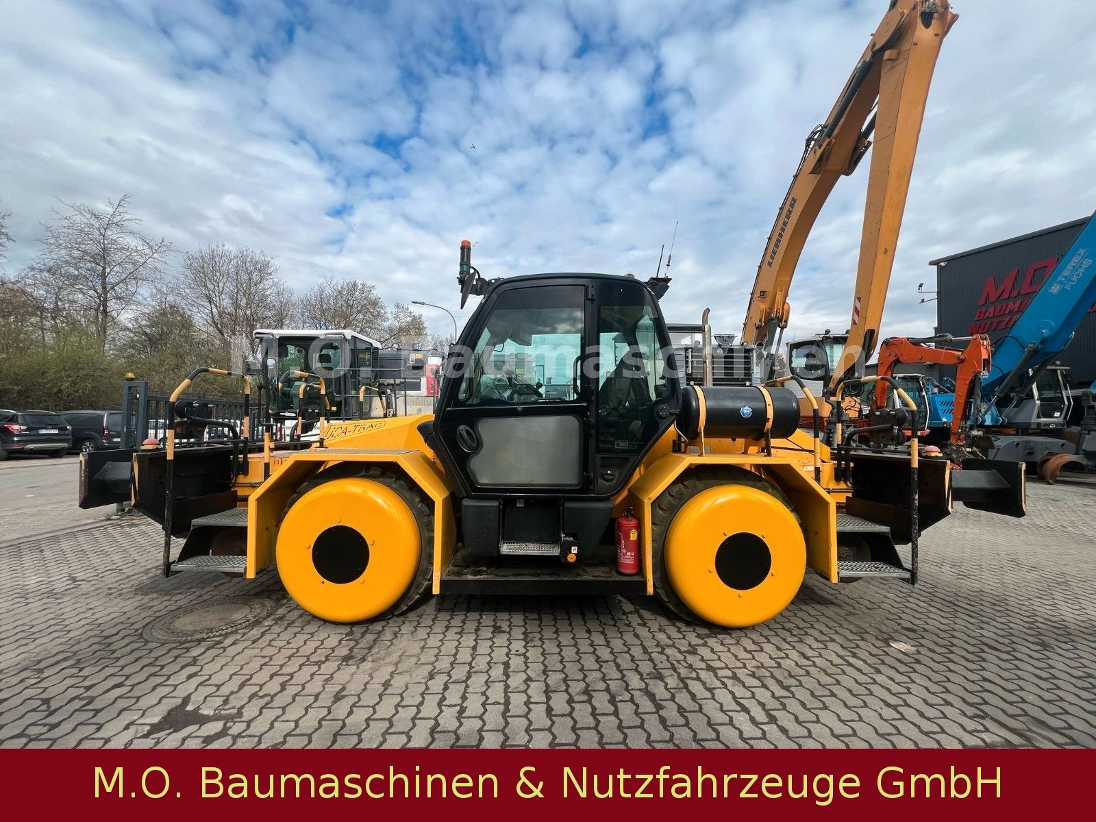 Fahrzeugabbildung JCB UCA Trac RB 18/Zweiwegefahrzeug/Lokomotive