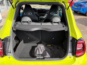 Fahrzeugabbildung Abarth 500 e Scorpionissima Navi Pano Temp JBL RFK  uvm