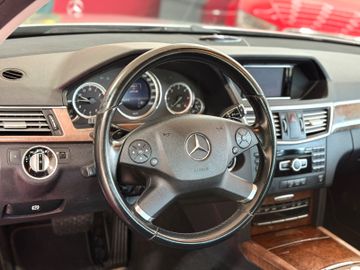 Mercedes E 200 - 7