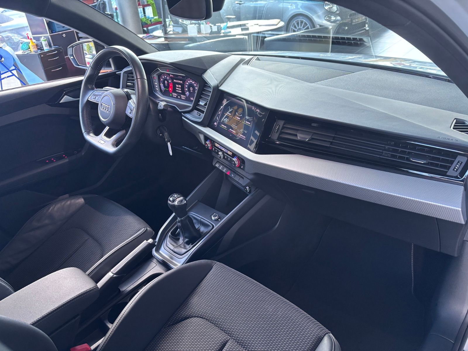 Fahrzeugabbildung Audi A1 citycarver 35 TFSI S-Line CARPLAY AHK LED