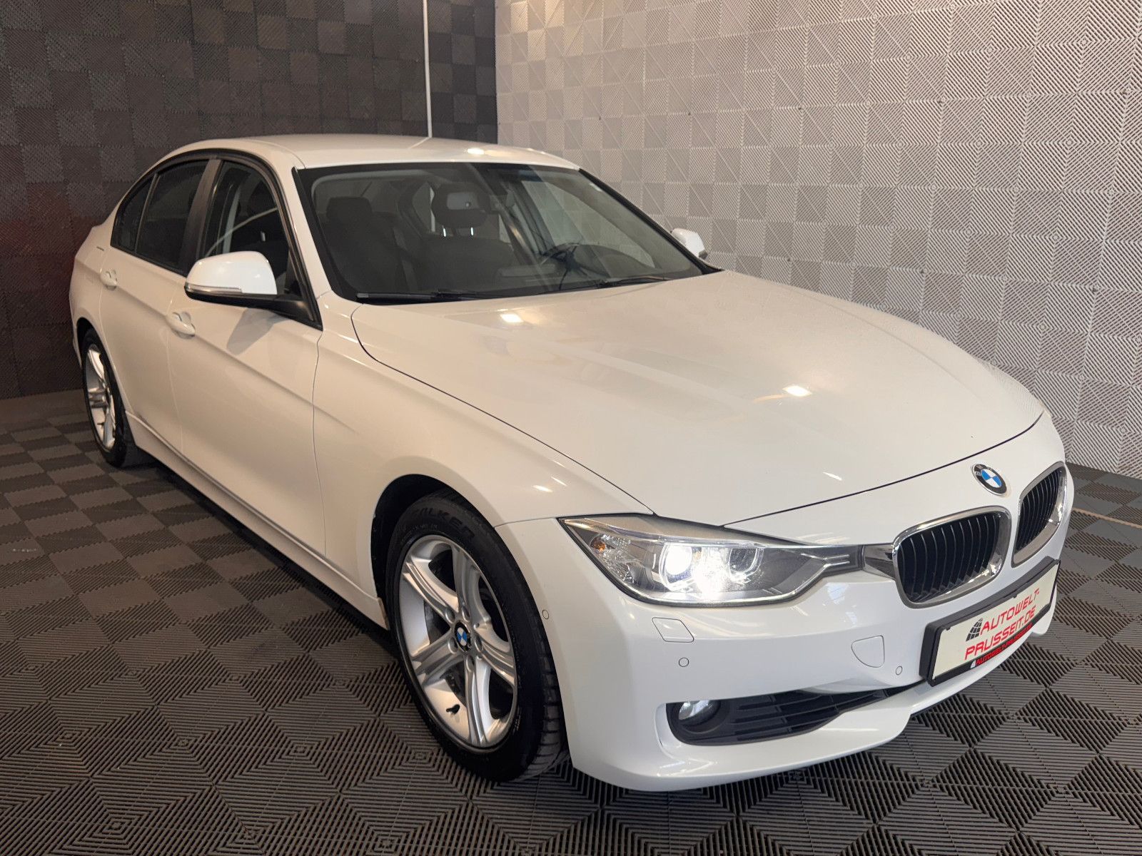 Gebrauchtwagen BMW 328 328i Lim.*ACC*R.KAM-KLIMA-PDC-BLUETOOTH-LM 17" in Dirlos