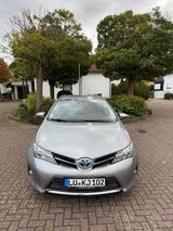 Toyota Auris Hybrid START Edition 1,8-l-VVT-i START... - Toyota Auris mit Hybrid-Antrieb: Limousine
