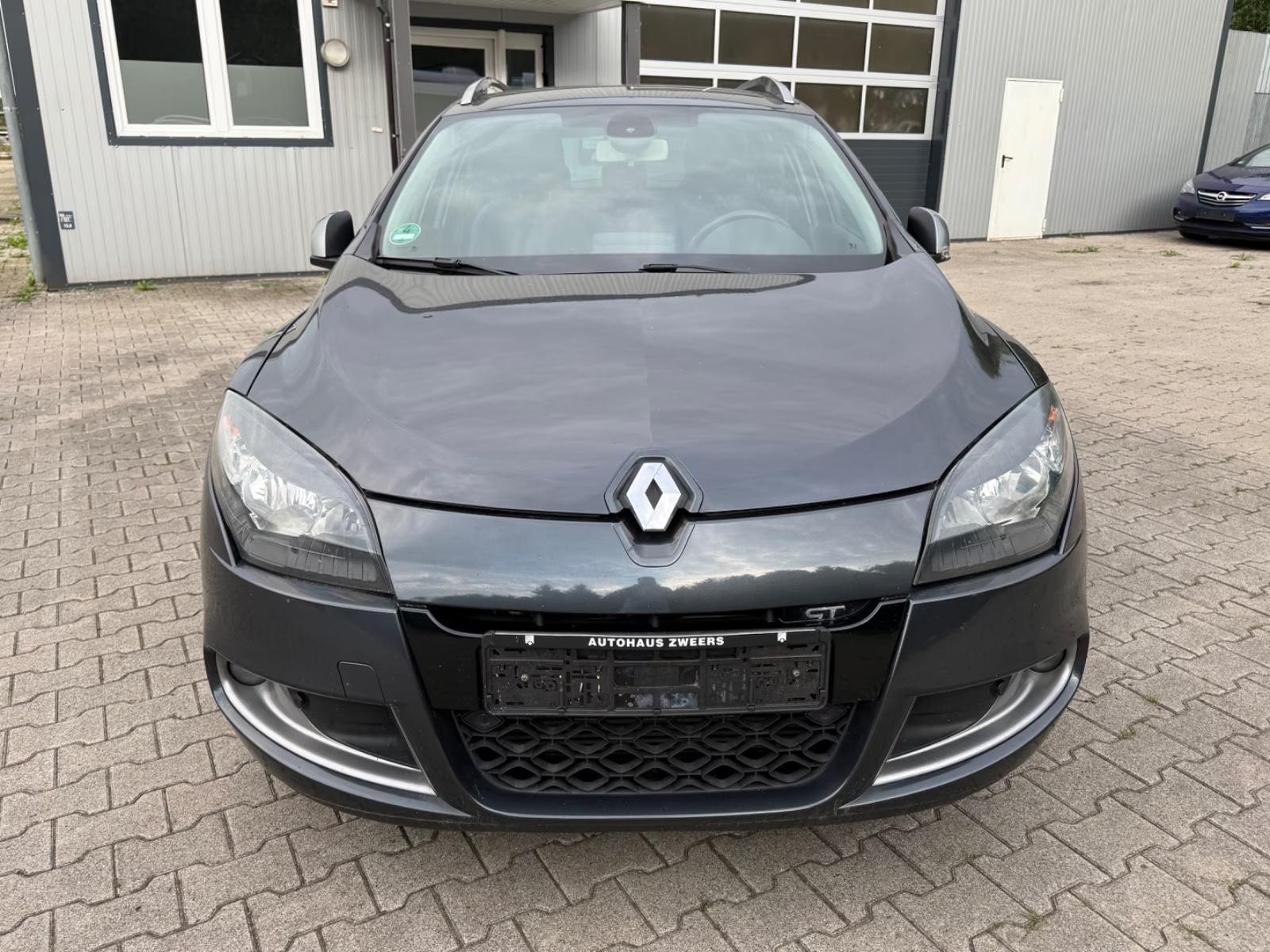 Renault Megane 2011 — rear view